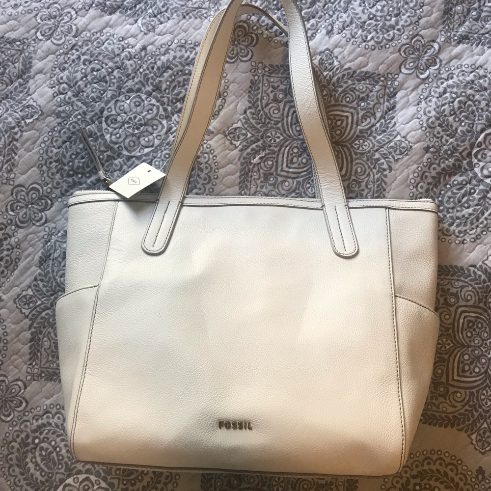 Fossil tote